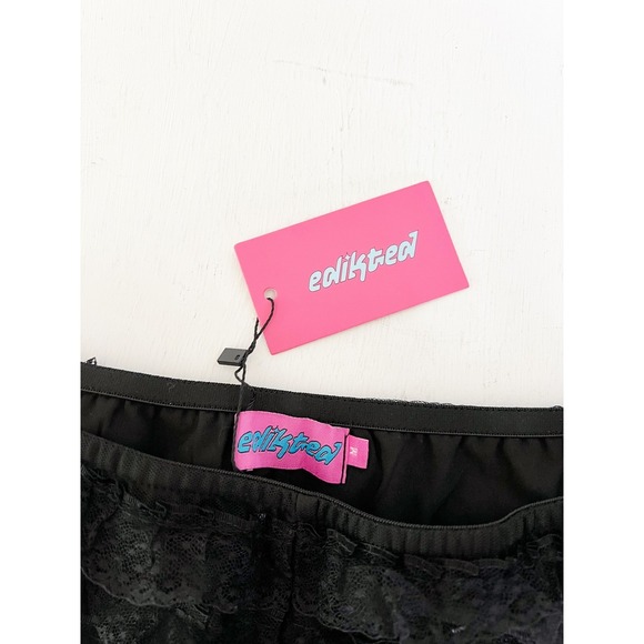 Edikted Ruffled Lace Shorts Black Julianna Hot Pants Bloomer High Waisted NWT - Picture 3 of 7